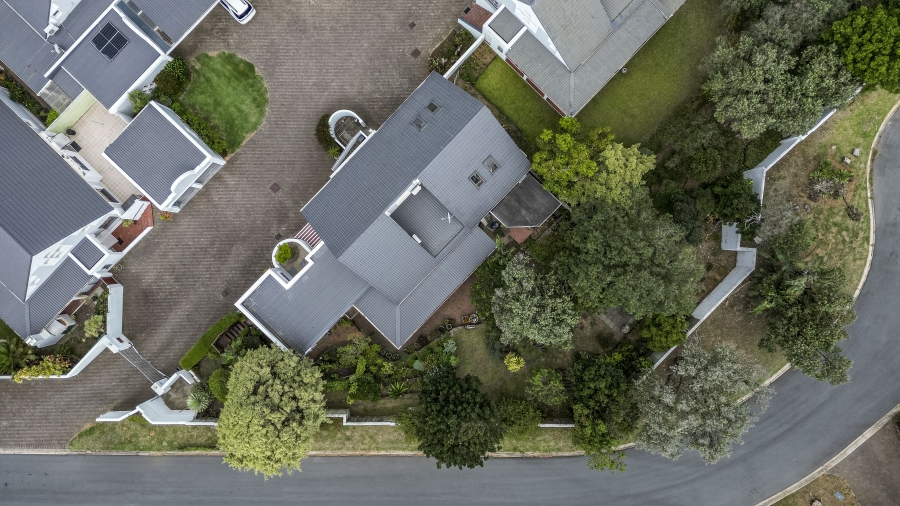 4 Bedroom Property for Sale in Bonza Bay Eastern Cape